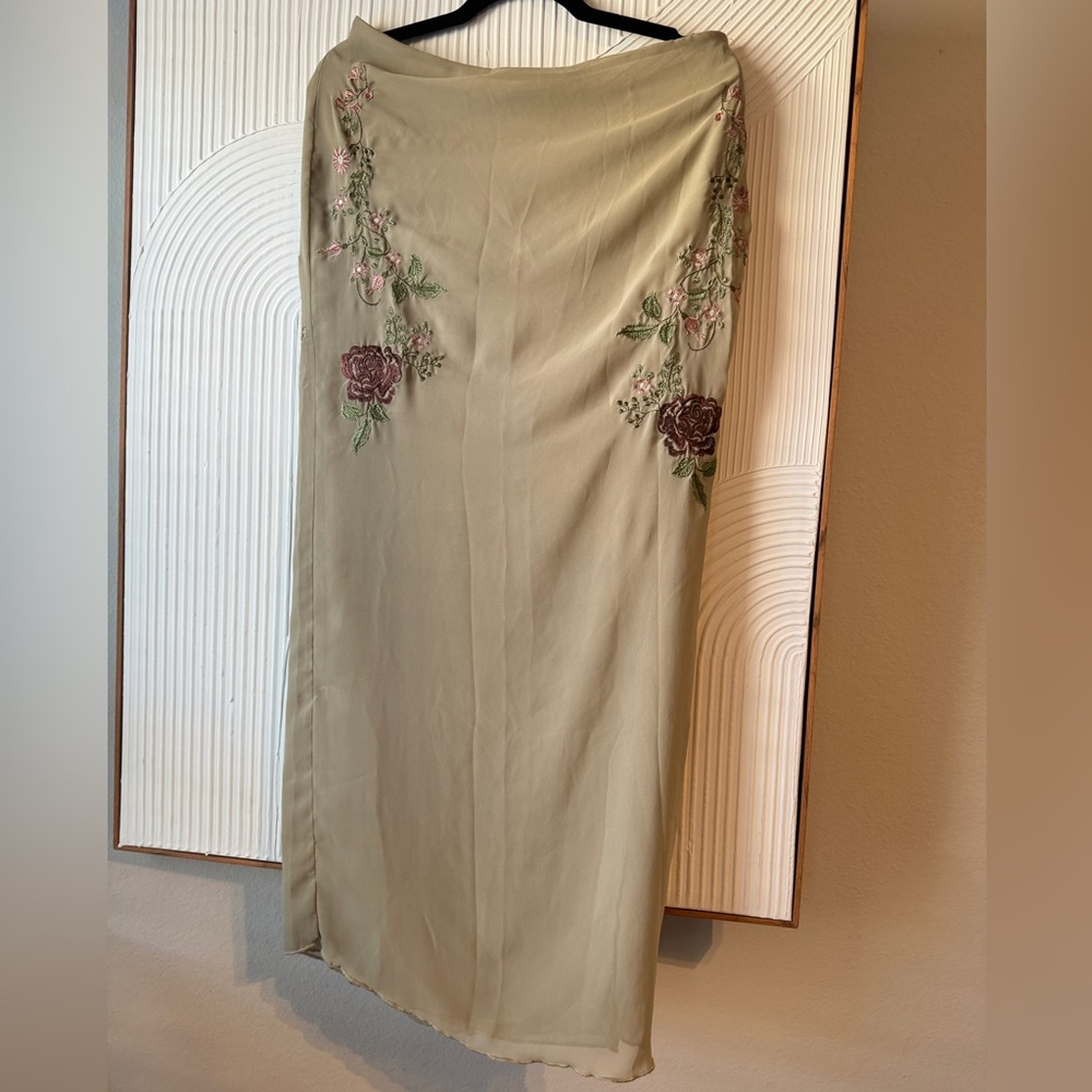 HOUSE OF CB LAILAH ARTICHOKE FLORAL MAXI SKIRT - Picture 10 of 13